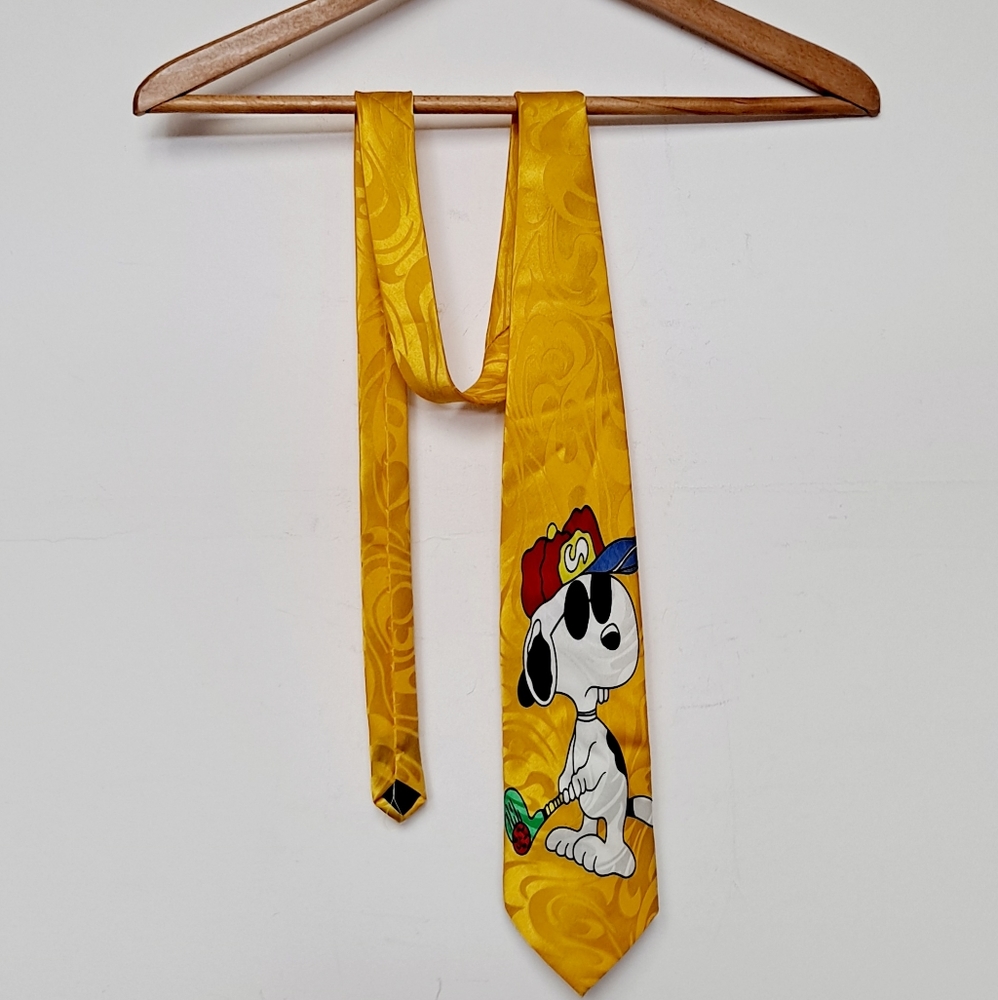 Vintage 90s Yellow Silk Snoopy Golf Tie men's gift
